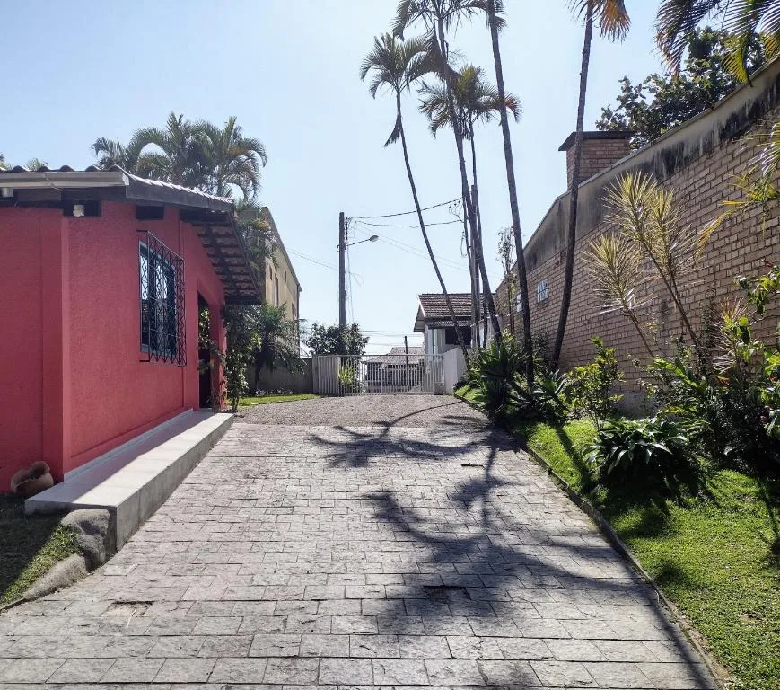 Casa em meio a natureza e próxima à praia, Porto Belo, na Avenida Governador Celso Ramos, Centro. em Porto Belo/SC — foto 35