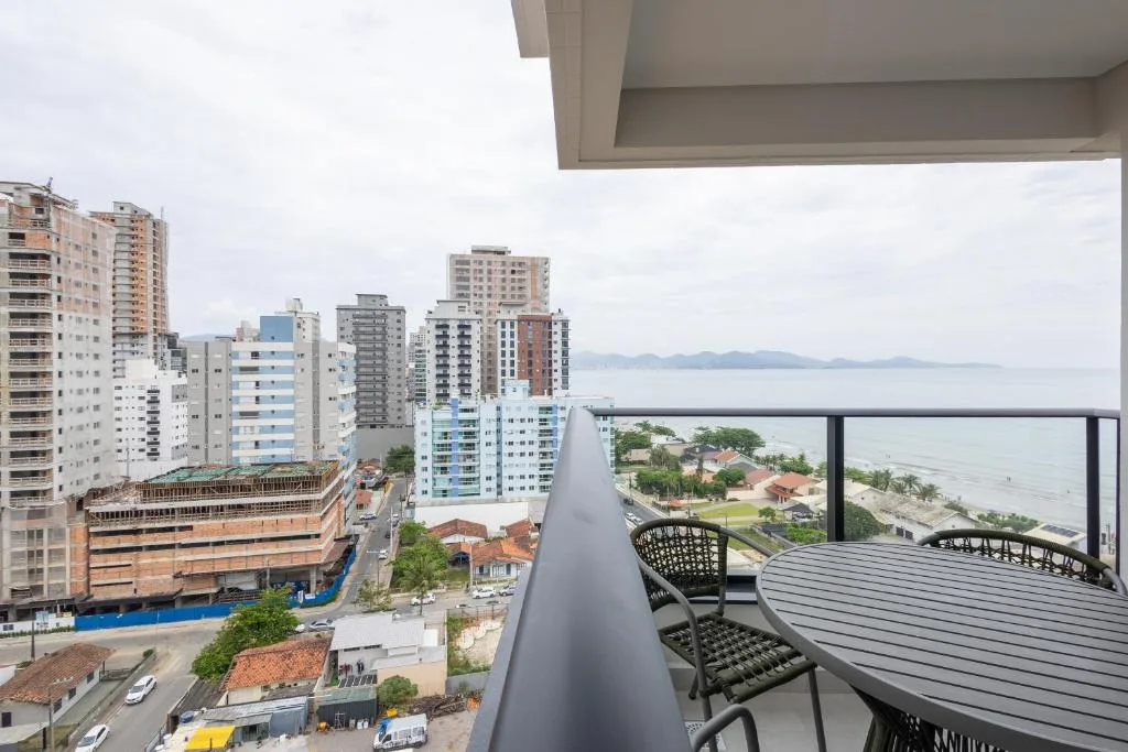 Vista para o Mar em Todos os Cômodos - 250m da Praia - Churrasqueira, Porto Belo, na R. Lages em Porto Belo/SC — foto 13