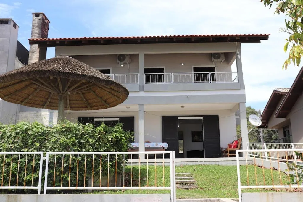 Casa de frete para o mar em Porto Belo, Porto Belo, na Avenida Governador Celso Ramos em Porto Belo/SC — foto 9