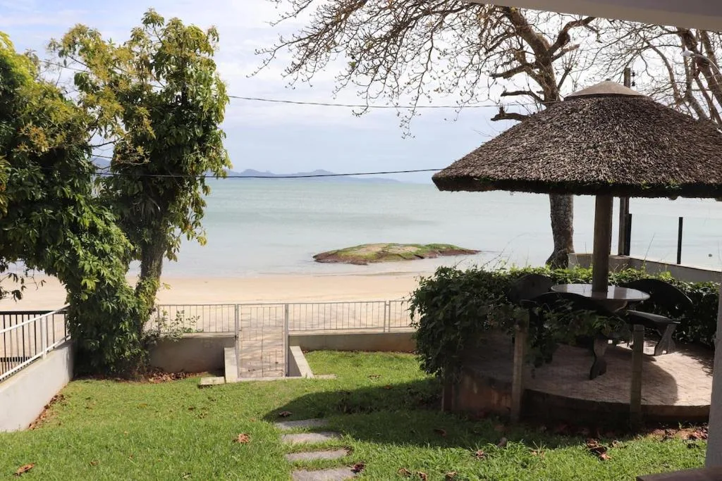 Casa de frete para o mar em Porto Belo, Porto Belo, na Avenida Governador Celso Ramos em Porto Belo/SC — foto 10