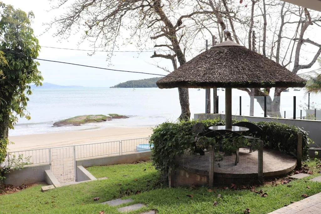 Casa de frete para o mar em Porto Belo, Porto Belo, na Avenida Governador Celso Ramos em Porto Belo/SC — foto 11