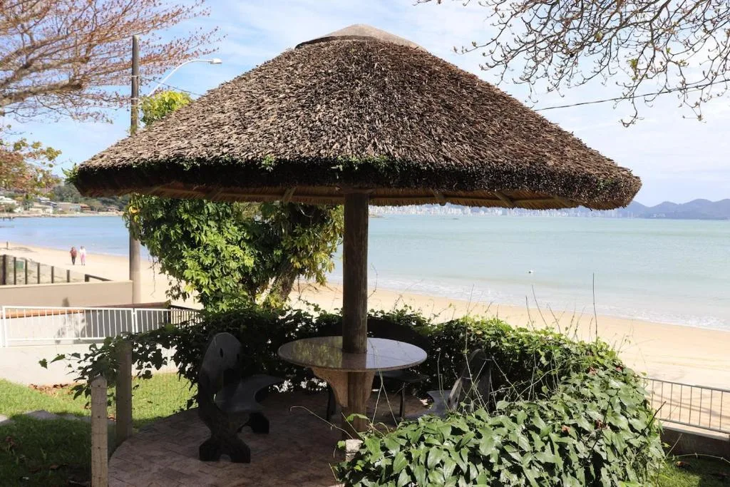 Casa de frete para o mar em Porto Belo, Porto Belo, na Avenida Governador Celso Ramos em Porto Belo/SC — foto 13
