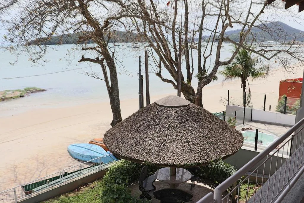 Casa de frete para o mar em Porto Belo, Porto Belo, na Avenida Governador Celso Ramos em Porto Belo/SC — foto 14