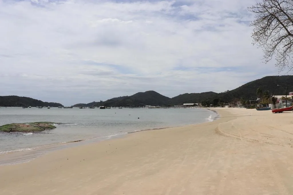 Casa de frete para o mar em Porto Belo, Porto Belo, na Avenida Governador Celso Ramos em Porto Belo/SC — foto 18