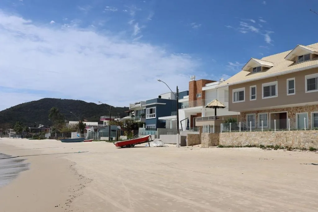 Casa de frete para o mar em Porto Belo, Porto Belo, na Avenida Governador Celso Ramos em Porto Belo/SC — foto 20