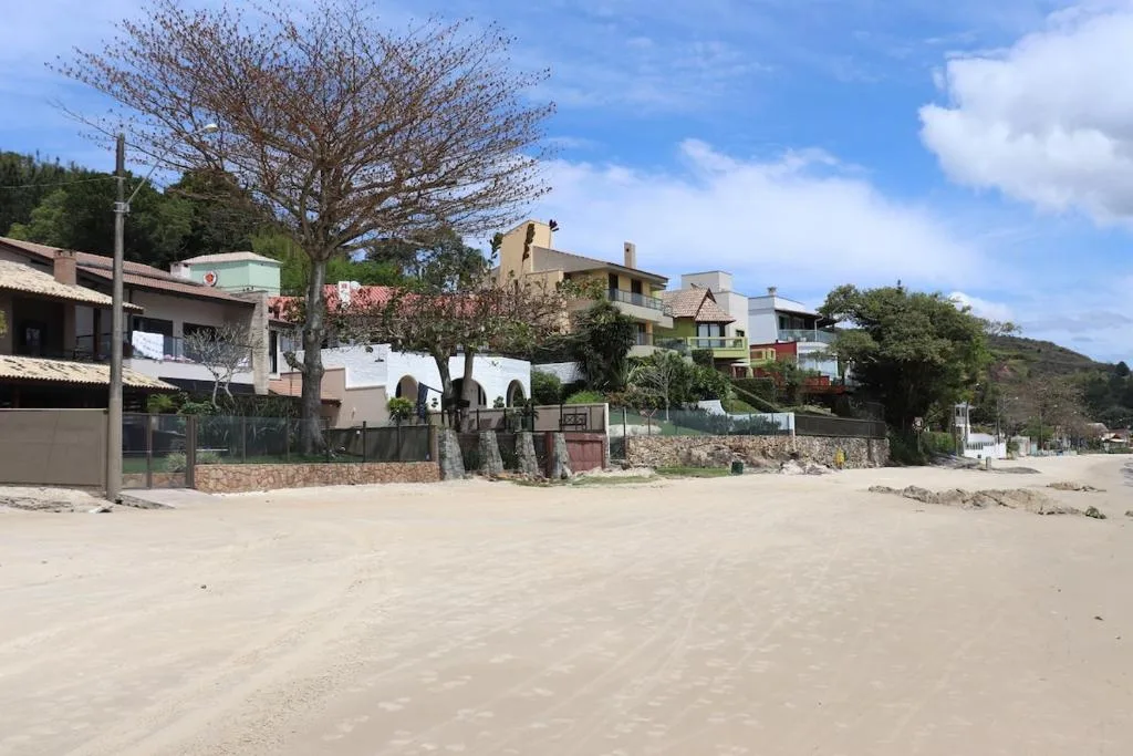 Casa de frete para o mar em Porto Belo, Porto Belo, na Avenida Governador Celso Ramos em Porto Belo/SC — foto 22