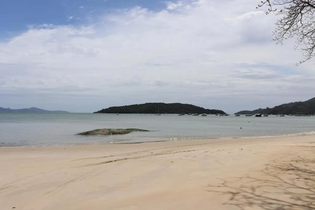 Casa de frete para o mar em Porto Belo, Porto Belo, na Avenida Governador Celso Ramos em Porto Belo/SC — foto 26