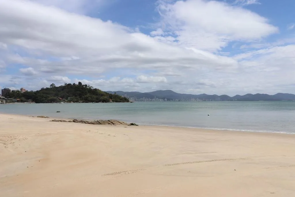 Casa de frete para o mar em Porto Belo, Porto Belo, na Avenida Governador Celso Ramos em Porto Belo/SC — foto 28