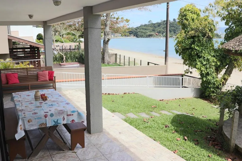Casa de frete para o mar em Porto Belo, Porto Belo, na Avenida Governador Celso Ramos em Porto Belo/SC — foto 29
