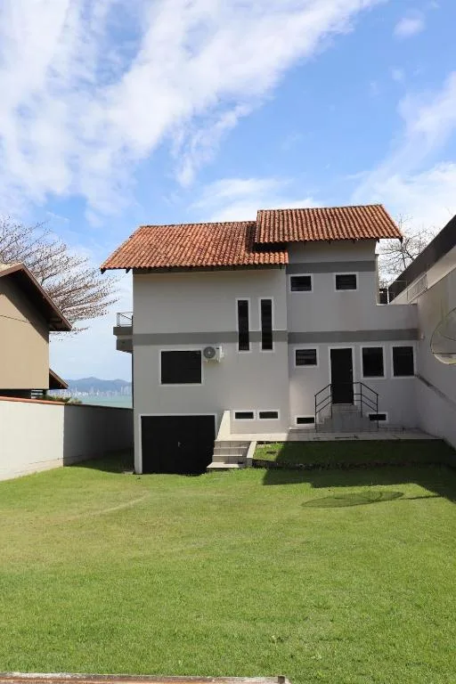 Casa de frete para o mar em Porto Belo, Porto Belo, na Avenida Governador Celso Ramos em Porto Belo/SC — foto 32