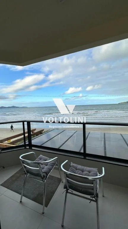 03 APARTAMENTO BEIRA MAR NO 2º ANDAR - Apto 03, Porto Belo, na Avenida Senador Atílio Fontana em Porto Belo/SC
