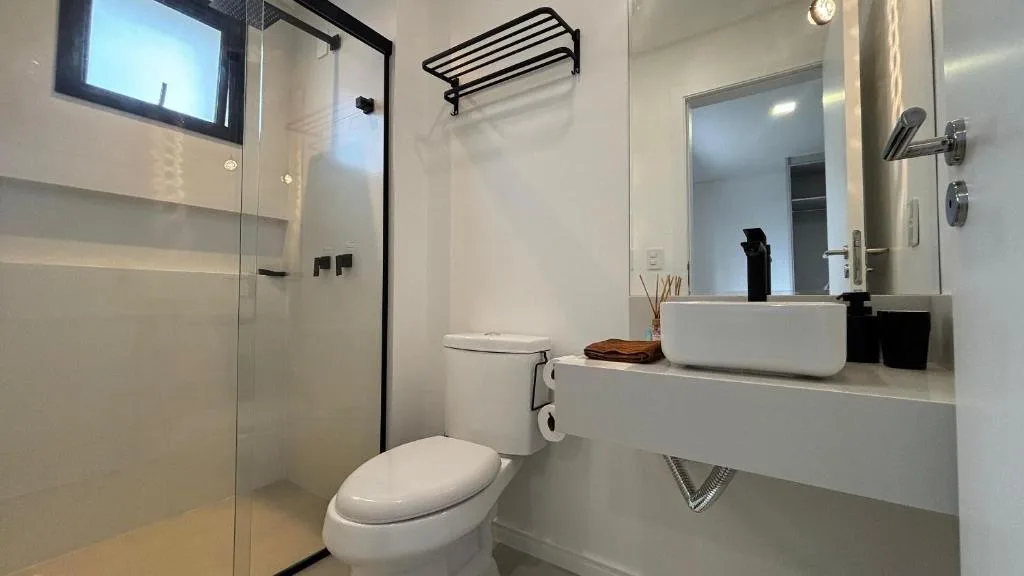 Apê Central | 2 Suítes + A/C + Vista Mar, Porto Belo, na 108 Rua Dona Jovina em Porto Belo/SC — foto 3