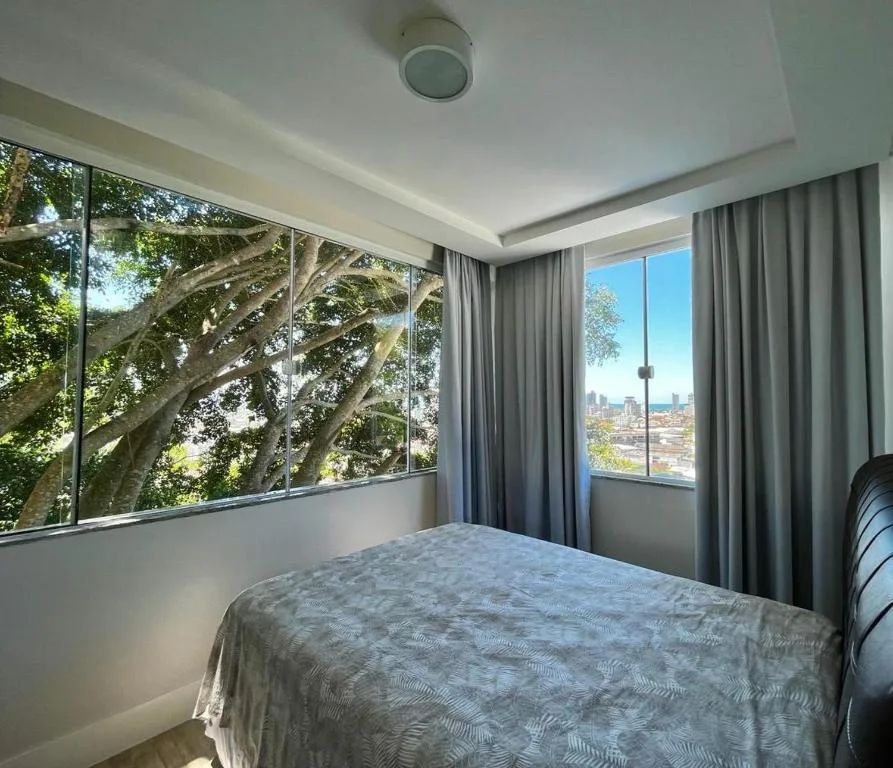 Casa com piscina e 04 suítes e linda vista para toda a cidade, Porto Belo, na Rua Artelina vassoler em Porto Belo/SC — foto 7