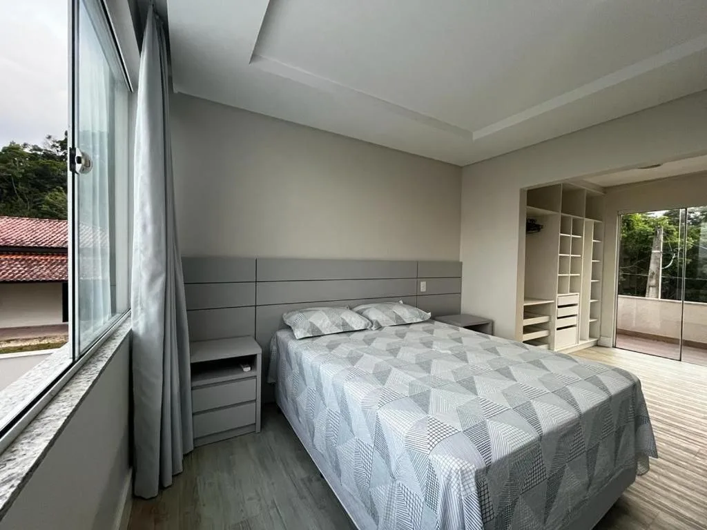 Casa com piscina e 04 suítes e linda vista para toda a cidade, Porto Belo, na Rua Artelina vassoler em Porto Belo/SC — foto 16