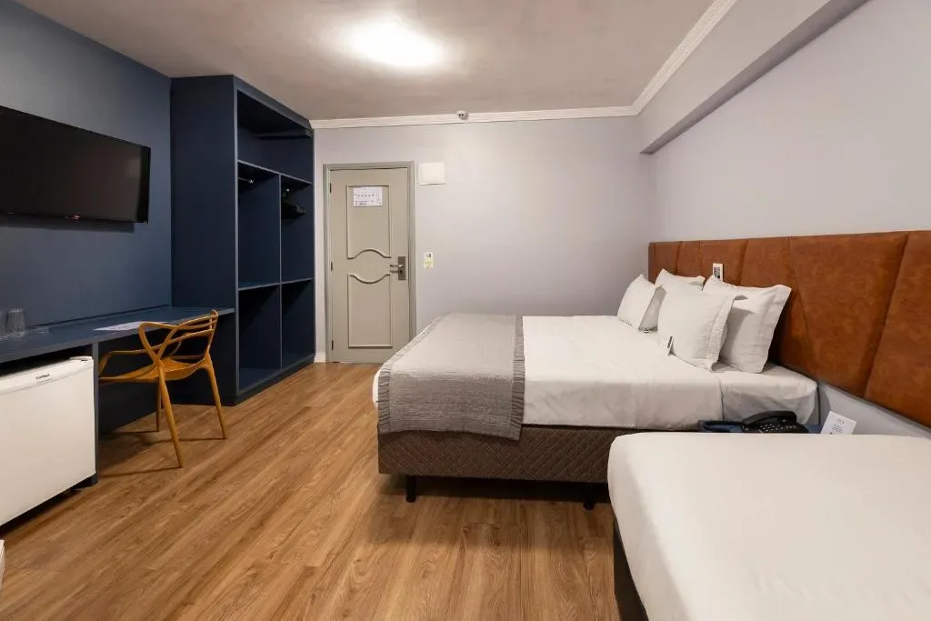 HM Hotel, Balneário Camboriú, na Rua em Balneário Camboriú/SC — foto 3