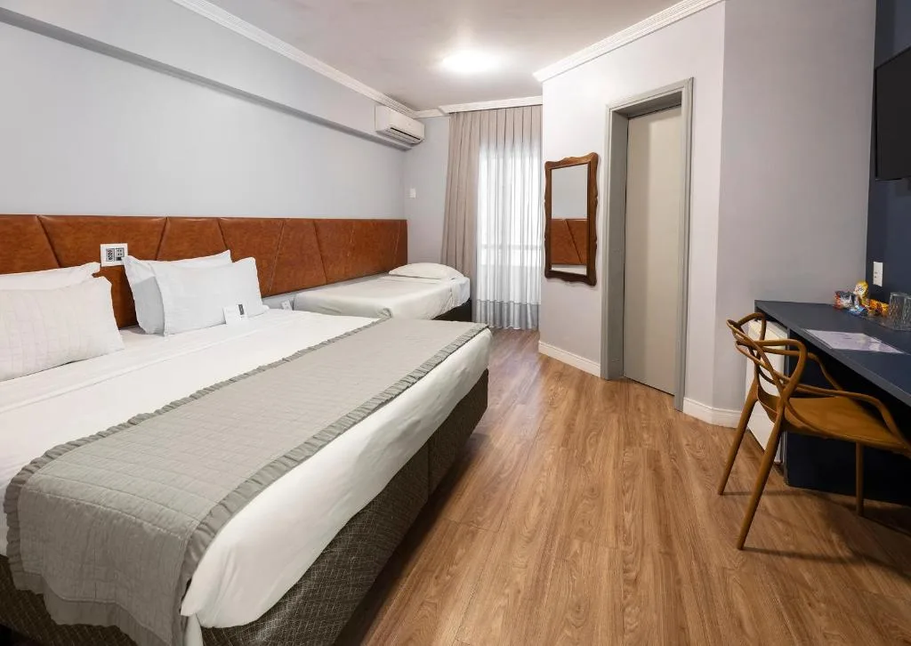 HM Hotel, Balneário Camboriú, na Rua em Balneário Camboriú/SC — foto 6