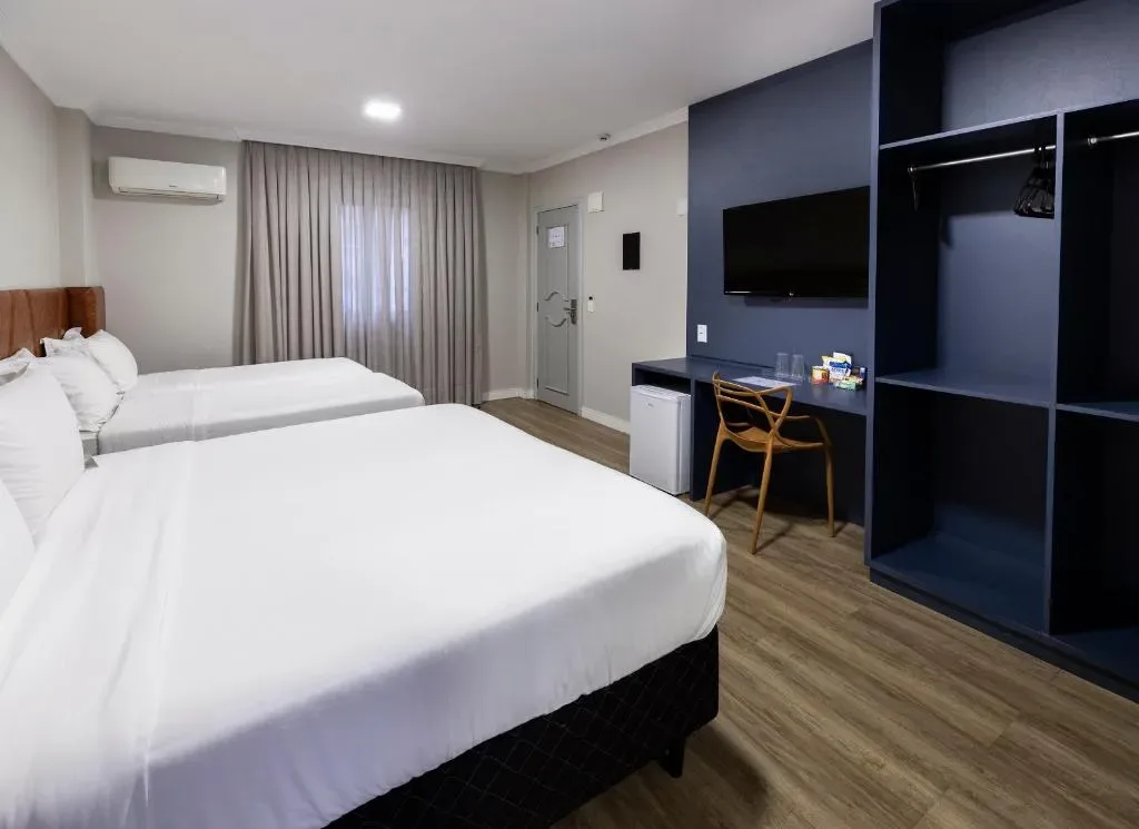 HM Hotel, Balneário Camboriú, na Rua em Balneário Camboriú/SC — foto 8