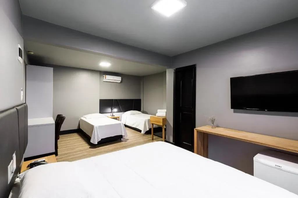 HM Hotel, Balneário Camboriú, na Rua em Balneário Camboriú/SC — foto 12