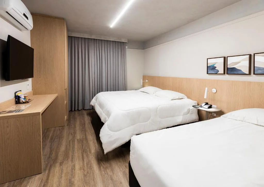 HM Hotel, Balneário Camboriú, na Rua em Balneário Camboriú/SC — foto 42