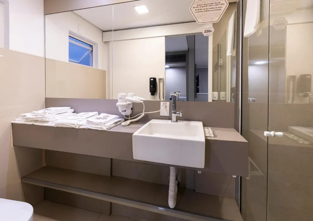 Hotel Palmas Executivo, Balneário Camboriú, na Rua São Paulo em Balneário Camboriú/SC — foto 21