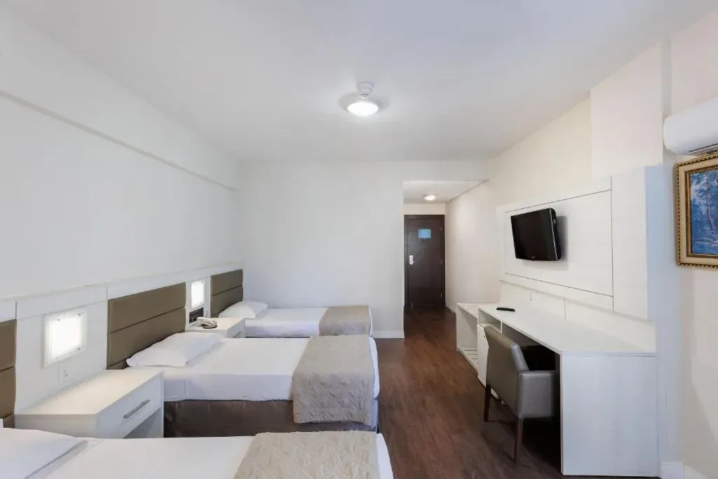 Hotel D, na Av. Atlântica em Balneário Camboriú/SC — foto 8