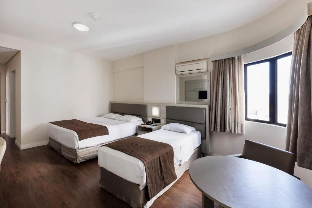 Hotel D, na Av. Atlântica em Balneário Camboriú/SC — foto 9