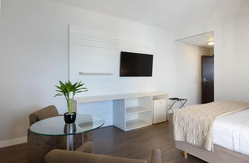 Hotel D, na Av. Atlântica em Balneário Camboriú/SC — foto 10