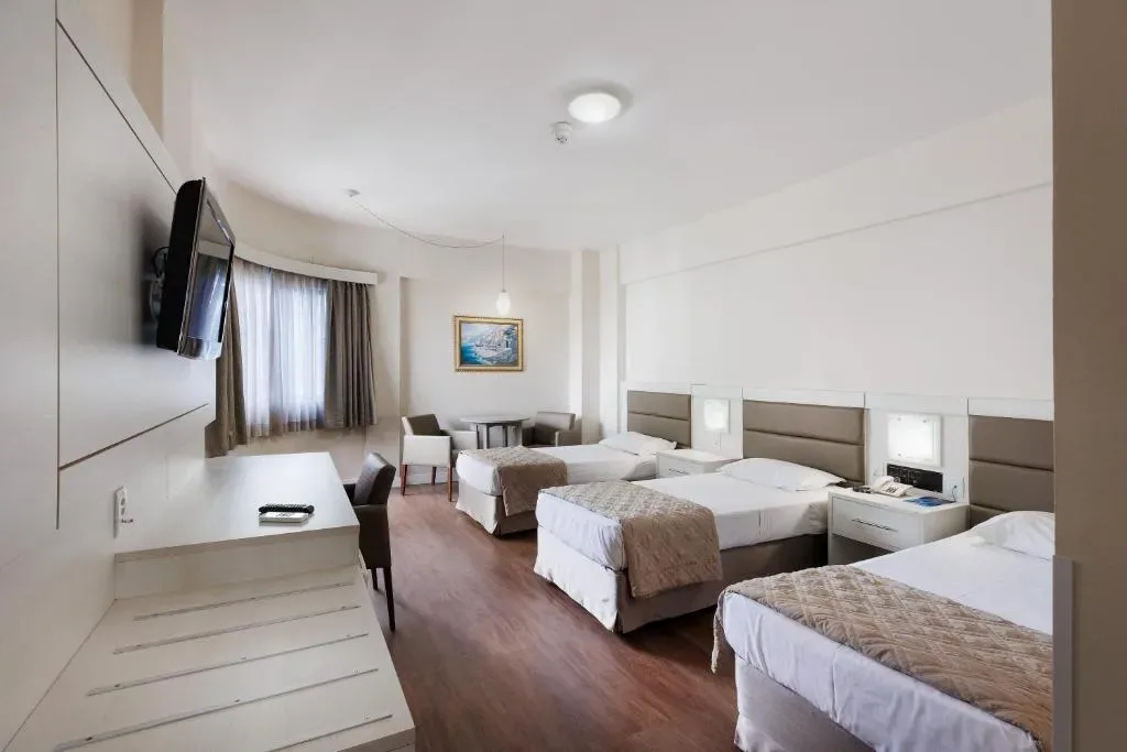 Hotel D, na Av. Atlântica em Balneário Camboriú/SC — foto 13
