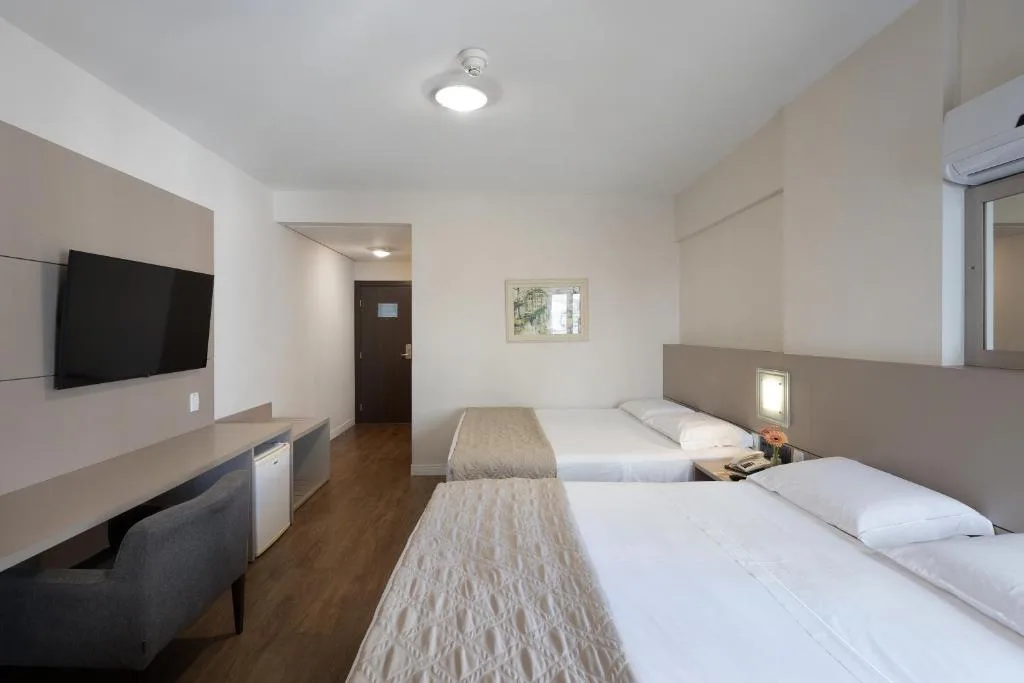 Hotel D, na Av. Atlântica em Balneário Camboriú/SC — foto 14