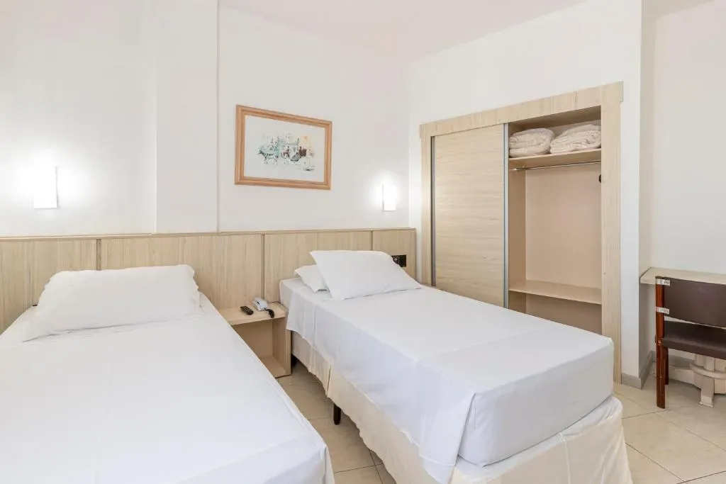 Hotel Ilha da Madeira, Balneário Camboriú, na Av. Brasil em Balneário Camboriú/SC — foto 3