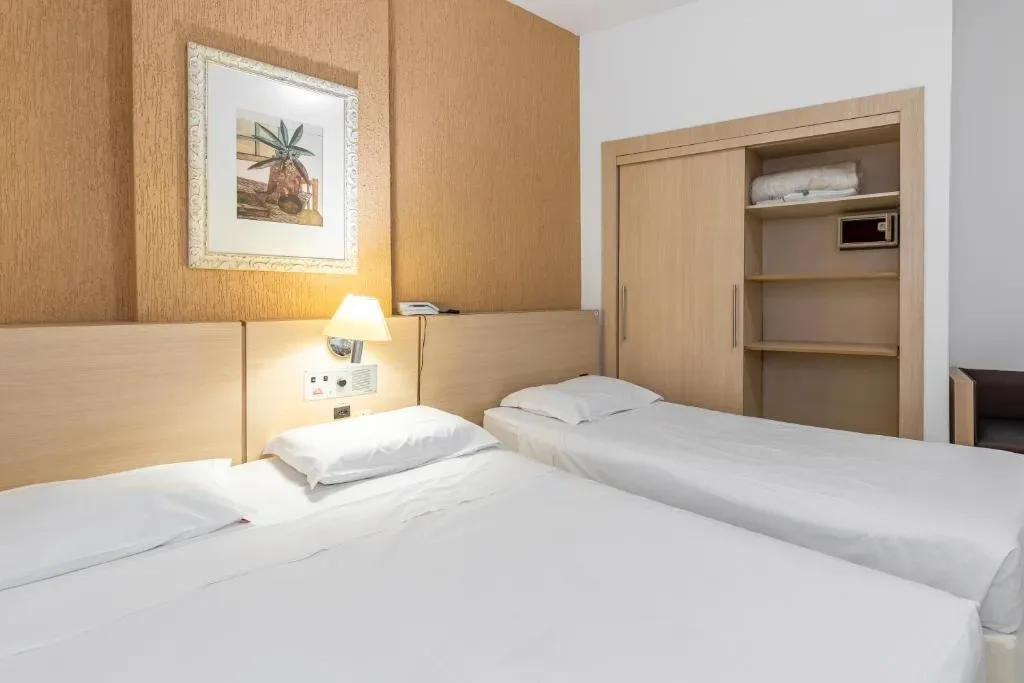 Hotel Ilha da Madeira, Balneário Camboriú, na Av. Brasil em Balneário Camboriú/SC — foto 12
