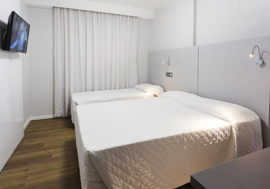 Tropikalya Prime Hotel, Balneário Camboriú, na Rua em Balneário Camboriú/SC — foto 7