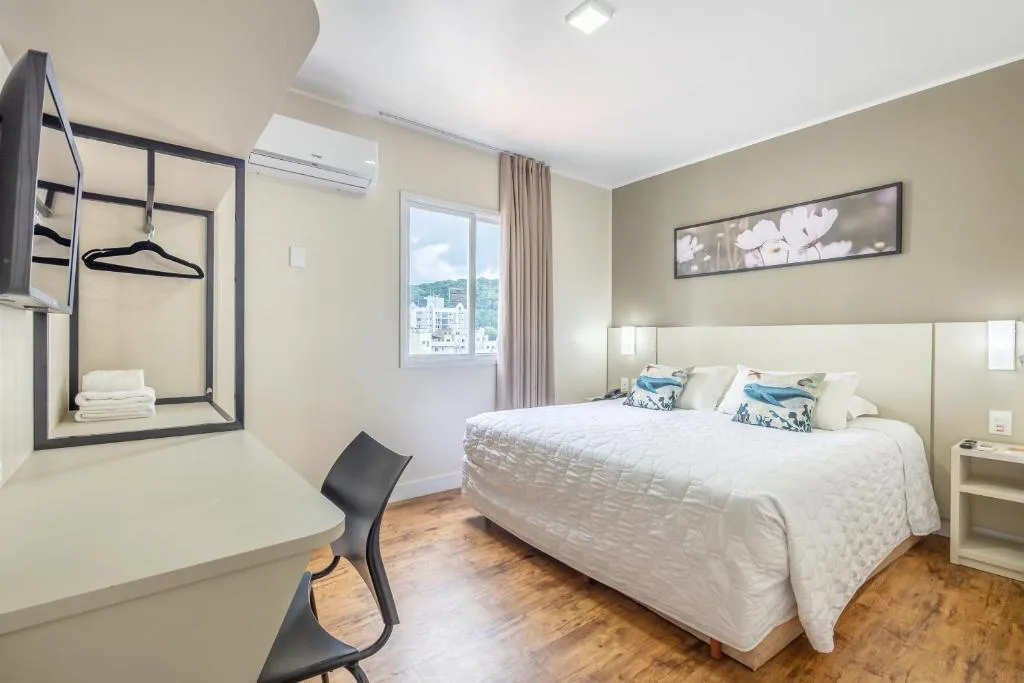 Hotel Bella Camboriú, Balneário Camboriú, na Rua em Balneário Camboriú/SC — foto 2