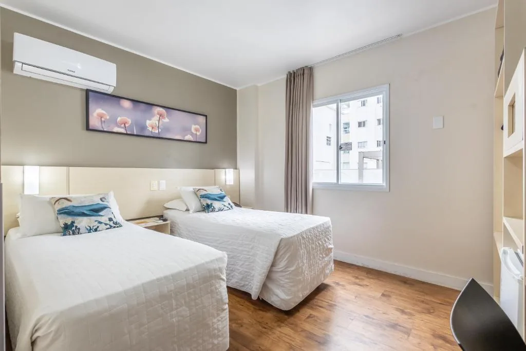Hotel Bella Camboriú, Balneário Camboriú, na Rua em Balneário Camboriú/SC — foto 4