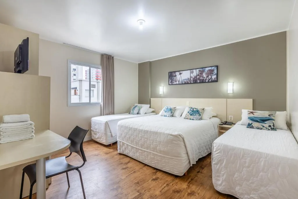 Hotel Bella Camboriú, Balneário Camboriú, na Rua em Balneário Camboriú/SC — foto 11