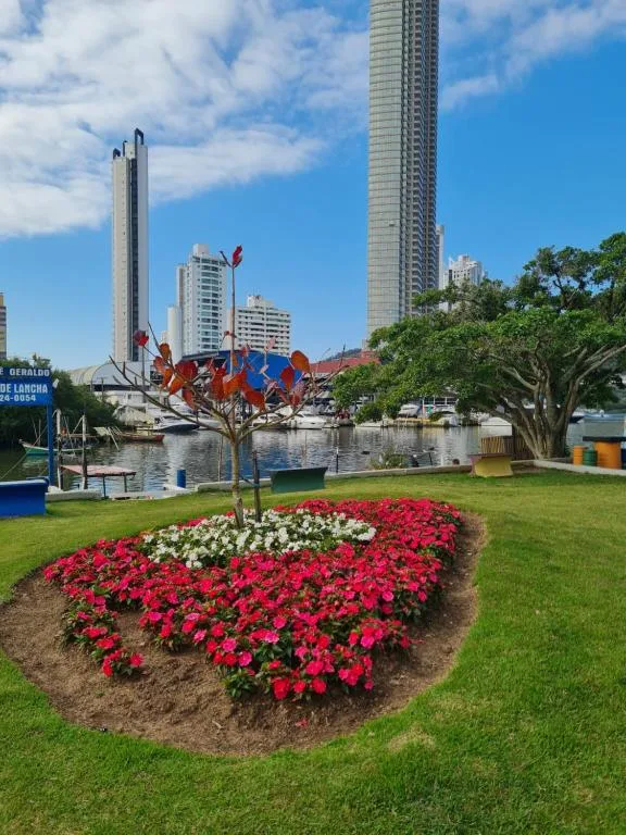 Maika, na Beco do Beto em Balneário Camboriú/SC — foto 33