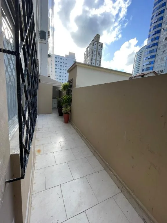 Apartamento diferenciado! centro BC, 4pessoas, Balneário Camboriú, na Rua 951 Edificio Bruna, ap em Balneário Camboriú/SC — foto 2