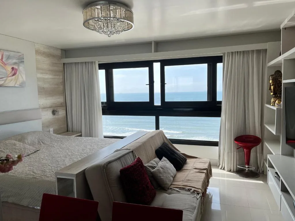 Fantástico Studio Frente Mar , localização central !, Balneário Camboriú, na 2114 Avenida Atlântica Apto em Balneário Camboriú/SC