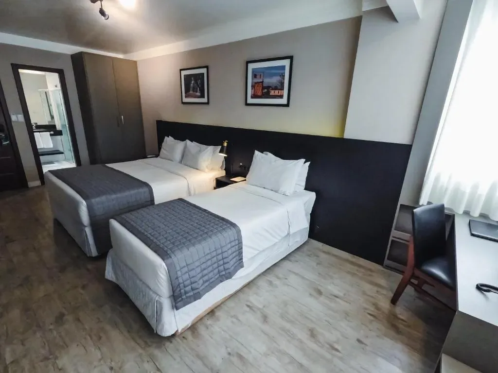 Santa Inn Hotel, na Rua em Balneário Camboriú/SC — foto 3