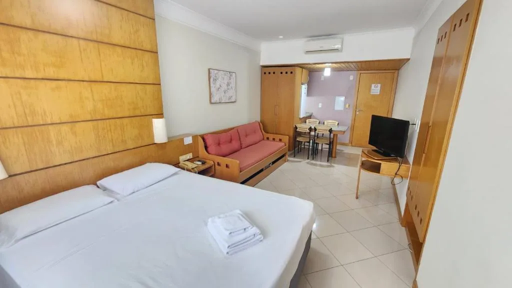 Stay - Apartamentos, Studios e Quartos - 400m da Praia Central, Balneário Camboriú, na Rua Alvin Bauer em Balneário Camboriú/SC — foto 2
