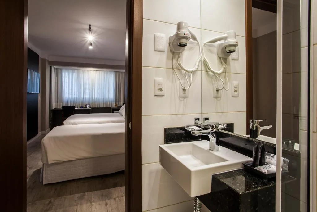 Santa Inn Hotel, na Rua em Balneário Camboriú/SC — foto 12
