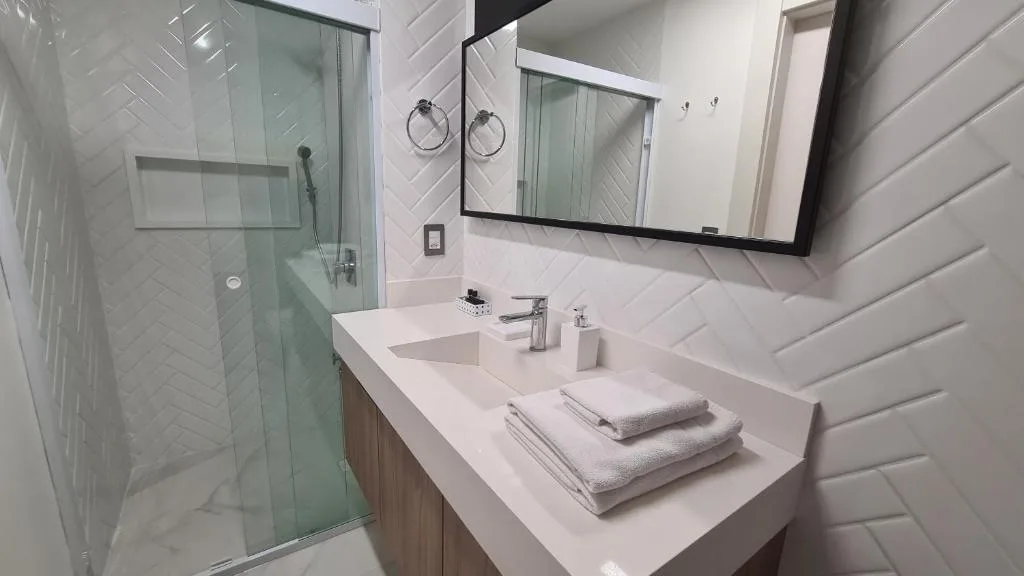 Stay - Apartamentos, Studios e Quartos - 400m da Praia Central, Balneário Camboriú, na Rua Alvin Bauer em Balneário Camboriú/SC — foto 4