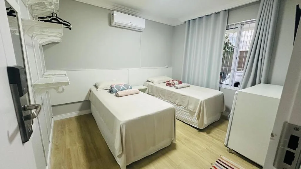 Bouganville Guest House BC, Balneário Camboriú, na Rua em Balneário Camboriú/SC — foto 13