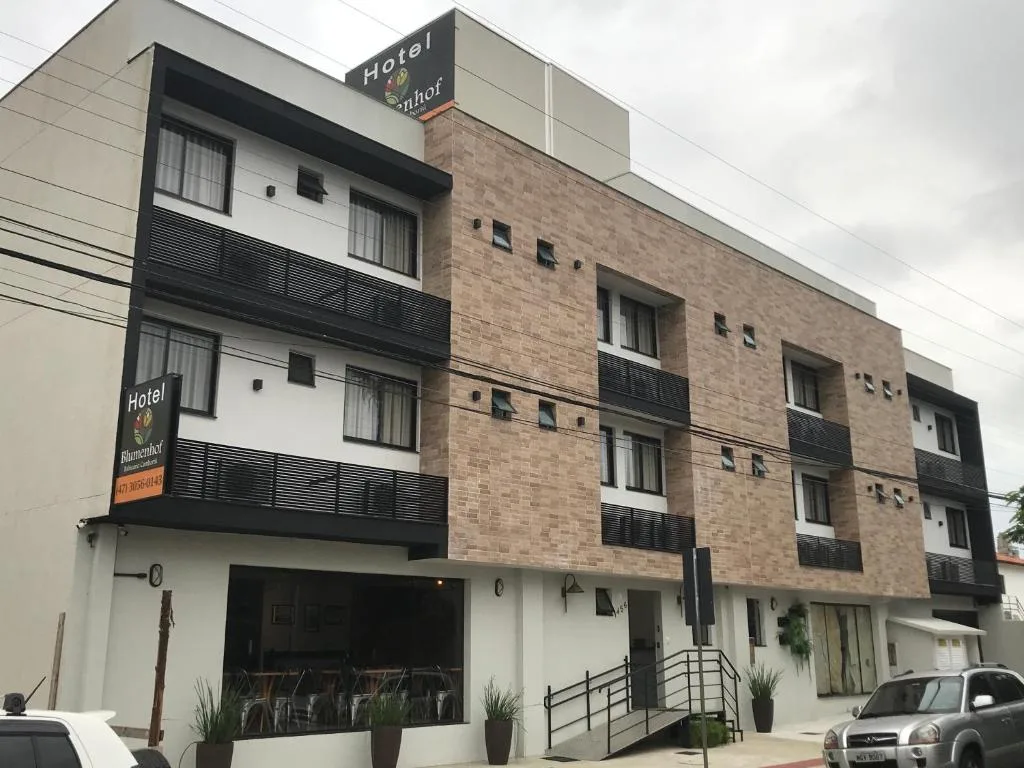Hotel Blumenhof Balneário Camboriú, Balneário Camboriú, na Rua em Balneário Camboriú/SC