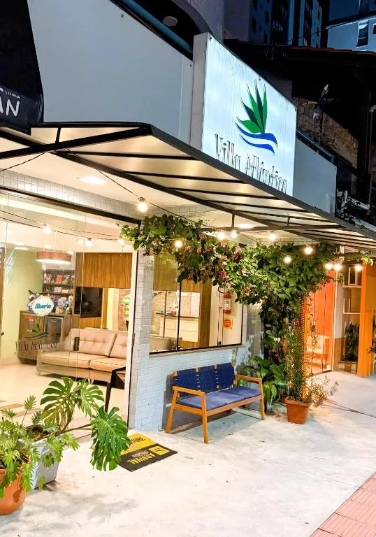 Pousada Villa Atlântica, Balneário Camboriú, na Rua 3. em Balneário Camboriú/SC