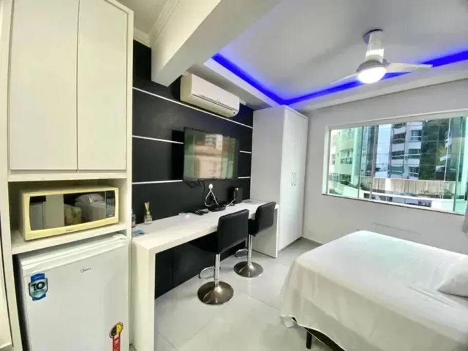 Studio em Prédio com Vista Mar - Piscina, Praia e Garagem, Balneário Camboriú, na 109 Rua João Francisco dos Santos em Balneário Camboriú/SC — foto 10