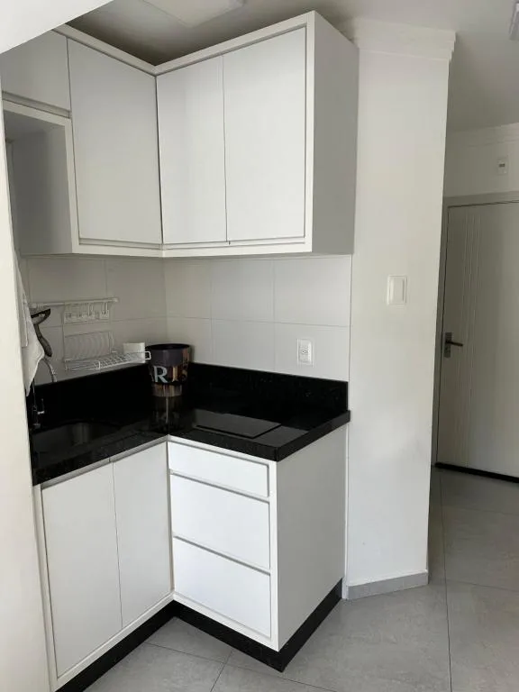 Studio em Prédio com Vista Mar - Piscina, Praia e Garagem, Balneário Camboriú, na 109 Rua João Francisco dos Santos em Balneário Camboriú/SC — foto 11