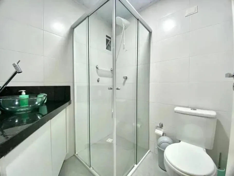 Studio em Prédio com Vista Mar - Piscina, Praia e Garagem, Balneário Camboriú, na 109 Rua João Francisco dos Santos em Balneário Camboriú/SC — foto 14