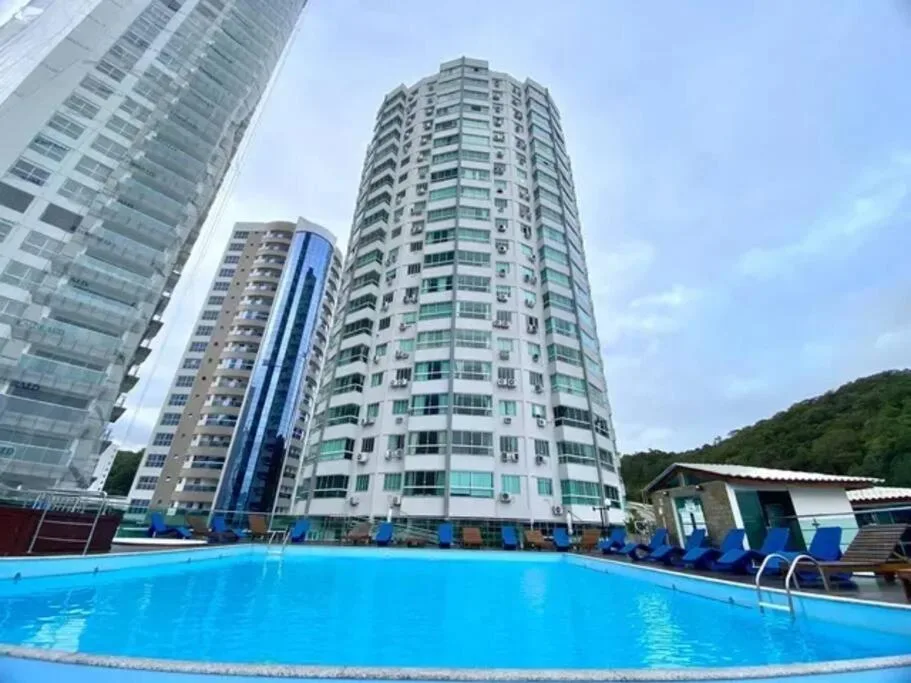 Studio em Prédio com Vista Mar - Piscina, Praia e Garagem, Balneário Camboriú, na 109 Rua João Francisco dos Santos em Balneário Camboriú/SC — foto 23