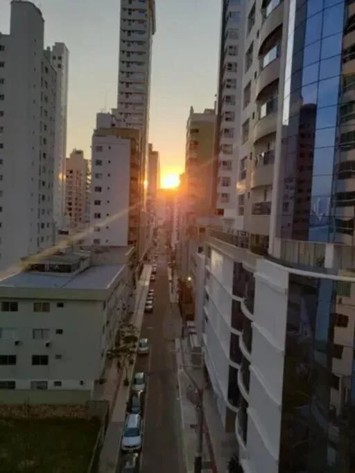 Studio em Prédio com Vista Mar - Piscina, Praia e Garagem, Balneário Camboriú, na 109 Rua João Francisco dos Santos em Balneário Camboriú/SC — foto 25